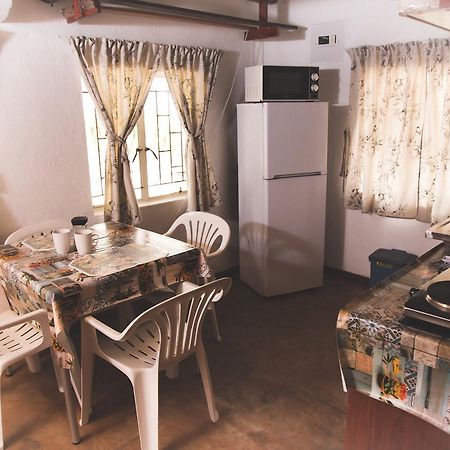29 Polvy Street Hotel Mbombela Kültér fotó