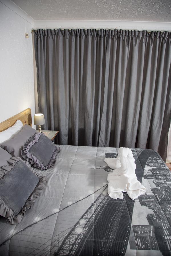 29 Polvy Street Hotel Mbombela Kültér fotó