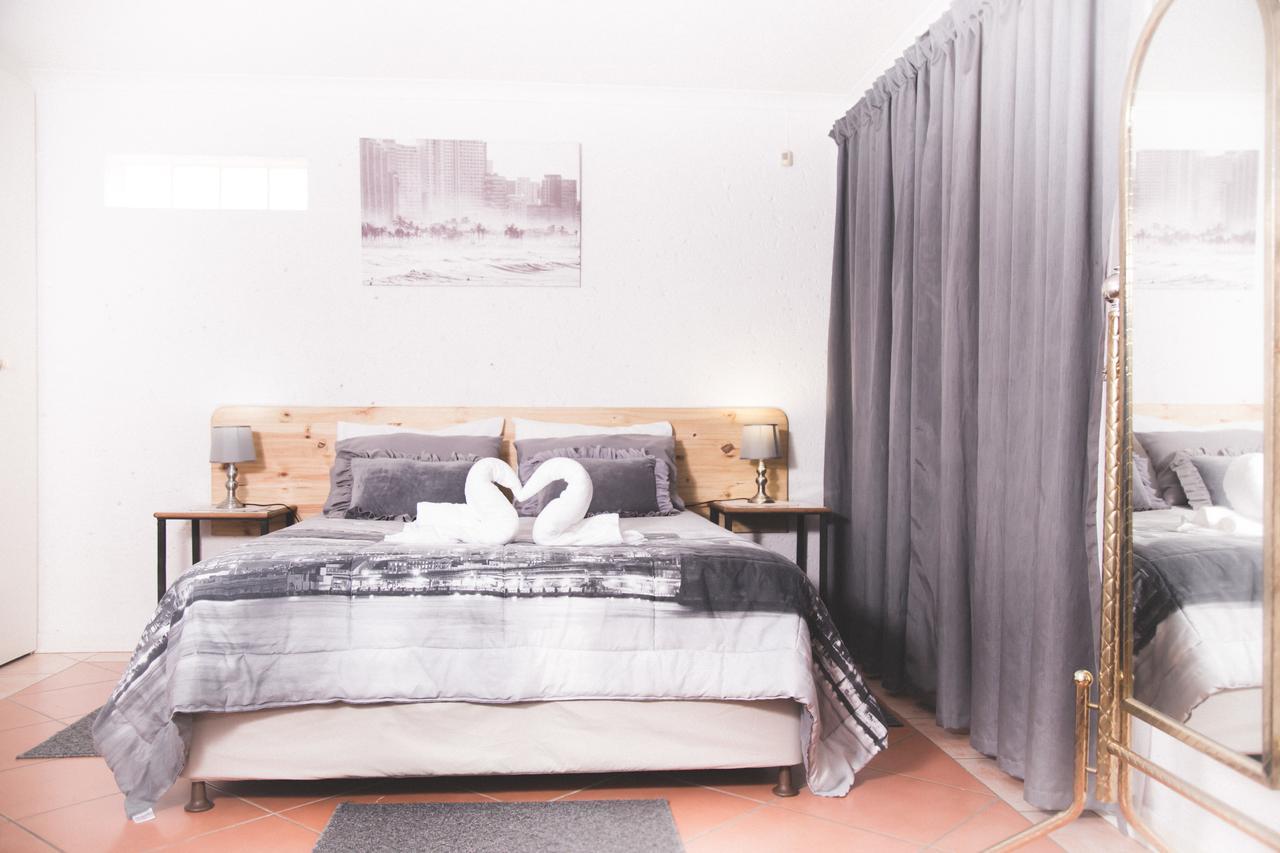 29 Polvy Street Hotel Mbombela Kültér fotó