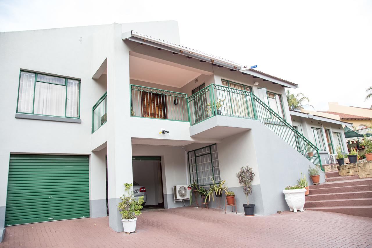 29 Polvy Street Hotel Mbombela Kültér fotó