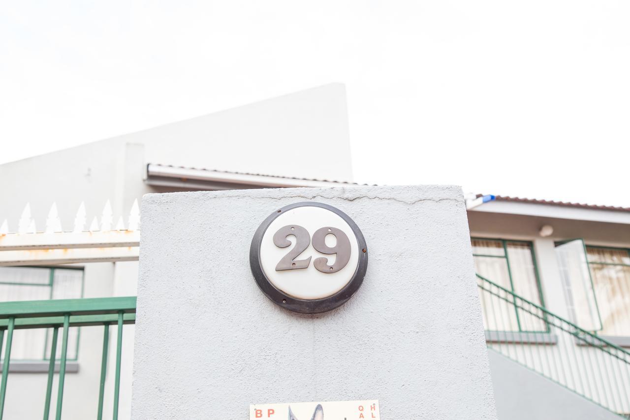 29 Polvy Street Hotel Mbombela Kültér fotó