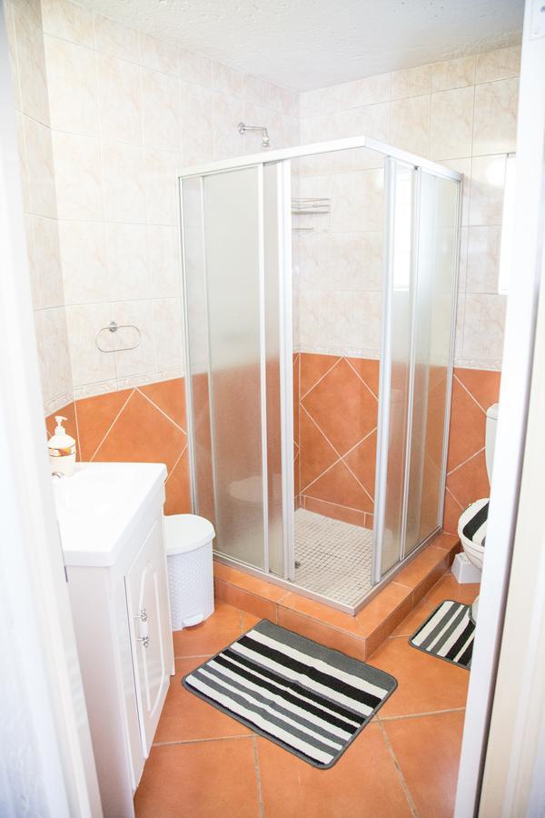 29 Polvy Street Hotel Mbombela Kültér fotó