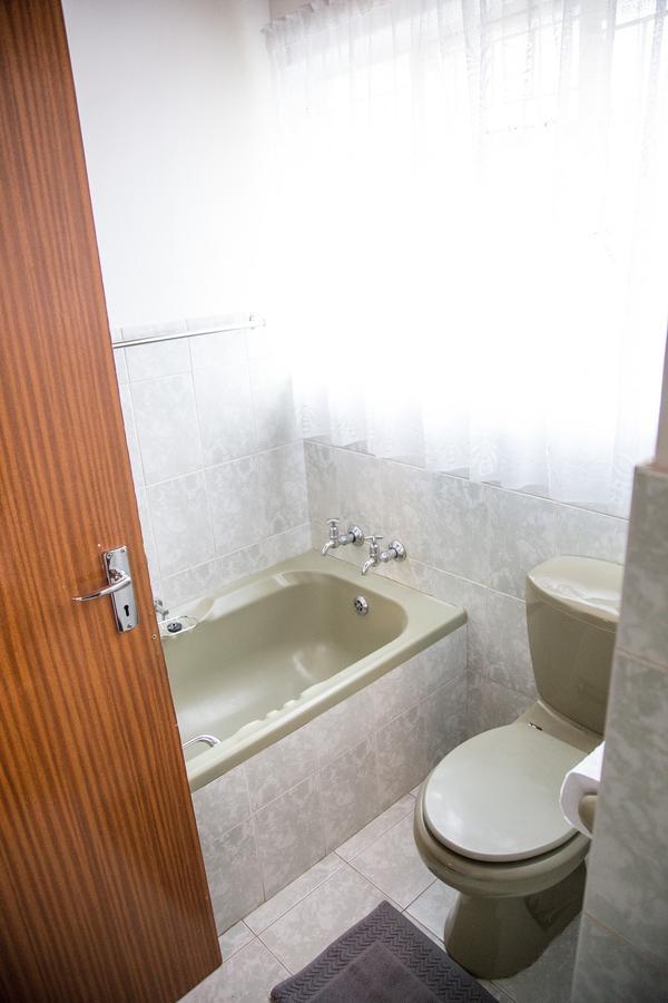 29 Polvy Street Hotel Mbombela Kültér fotó