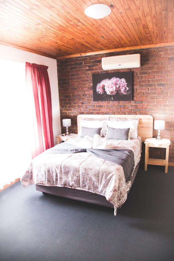 29 Polvy Street Hotel Mbombela Kültér fotó