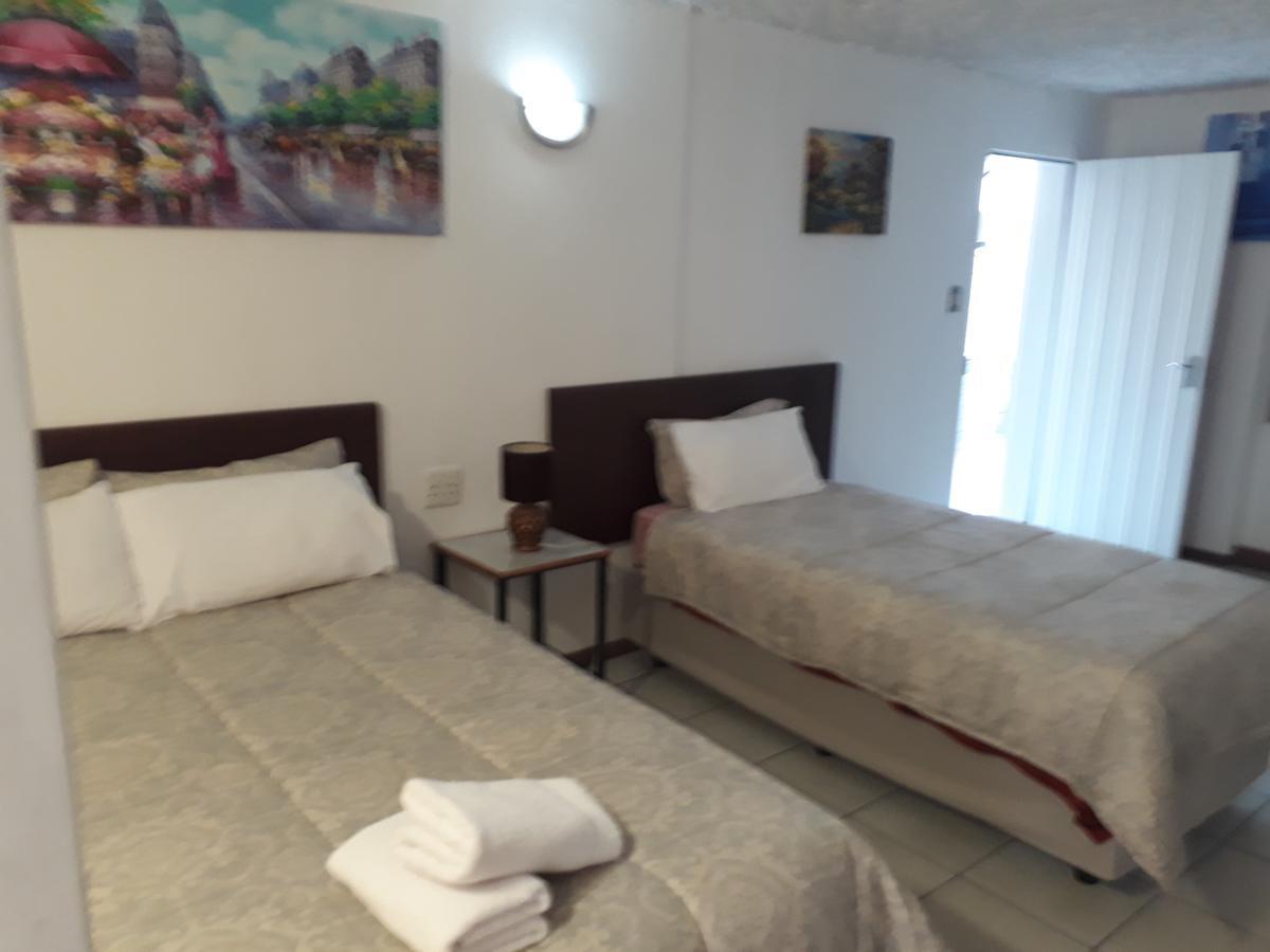 29 Polvy Street Hotel Mbombela Kültér fotó